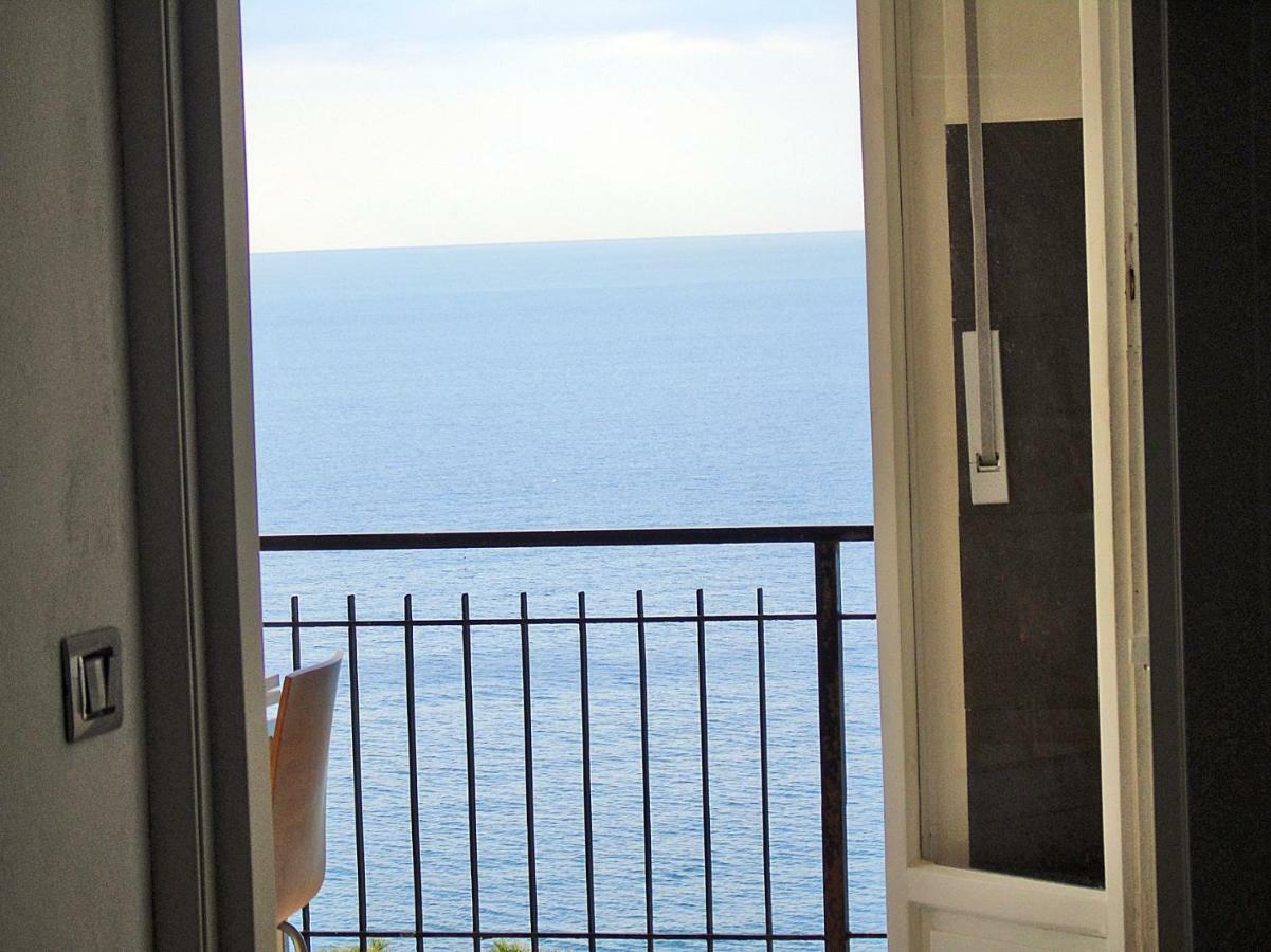 Fiori Sul Mare Apartment เตลลาโร ภายนอก รูปภาพ